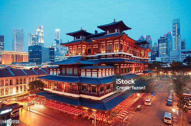 Buddha Toothe Relic Temple Singapore Stock Photo - Download Image Now - Singapore, Singapore City, Chinatown