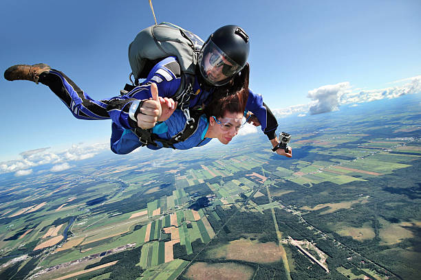 낙하산 뛰어내림 - skydiving tandem parachute parachuting 뉴스 사진 이미지