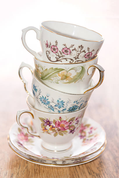 istock Antique tea cups and saucers 485526892