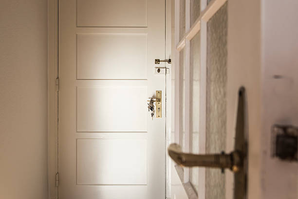 istock Keys hanging on the door 485530572