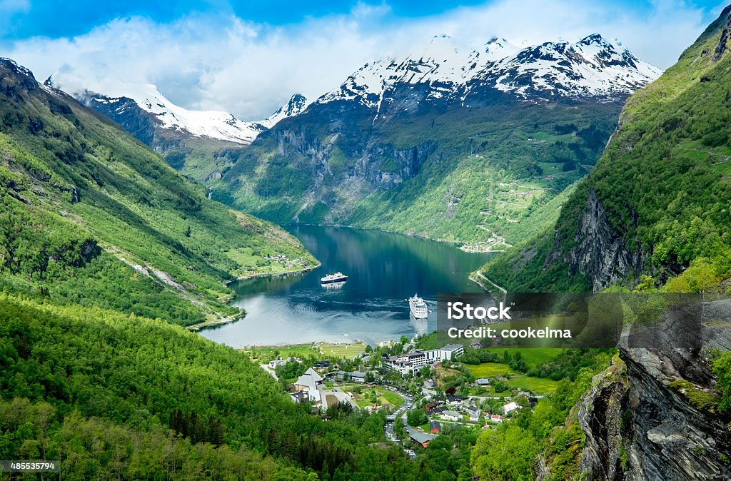 Fiordo Geiranger, Noruega. - Foto de stock de Fiordo libre de derechos