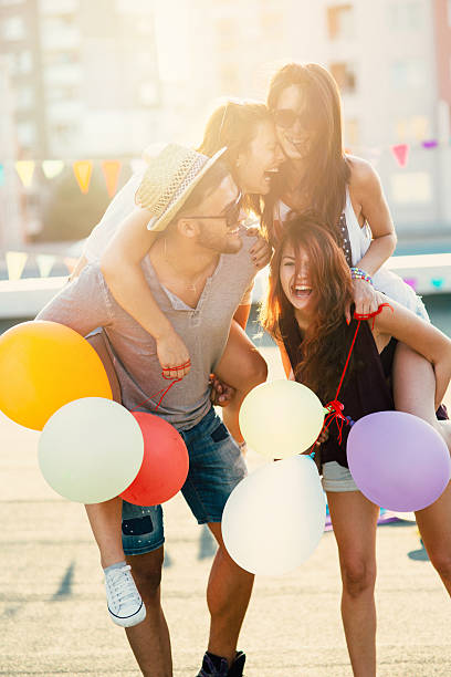 istock Piggyback on the roof 485539642