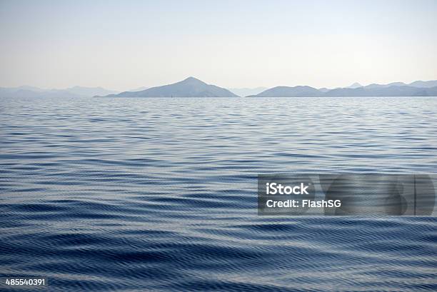 Flotar Sobre El Mar Mediterráneo En Datca Turquía Foto de stock y más banco de imágenes de Agua - Agua, Aire libre, Armonía - Concepto