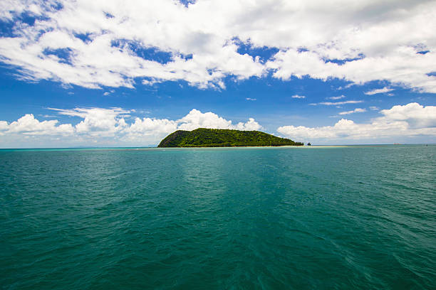 istock And beautiful ocean and island 485541523