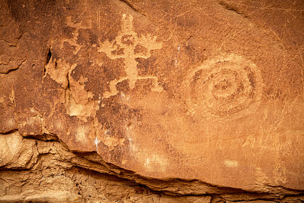 istock Ancient Petroglyphs in Largo Canyon, Northern New Mexico 485557785