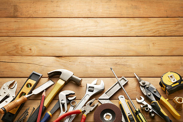 инструментов на деревянной planks - work tool hand tool home improvement nail стоковые фото и изображения