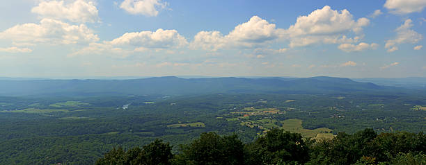 Signal Knob Overlook-Skyline Drive Signal Knob Overlook on Skyline Drive in Shenandoah National Park, Virginia. george washington national forest stock pictures, royalty-free photos & images