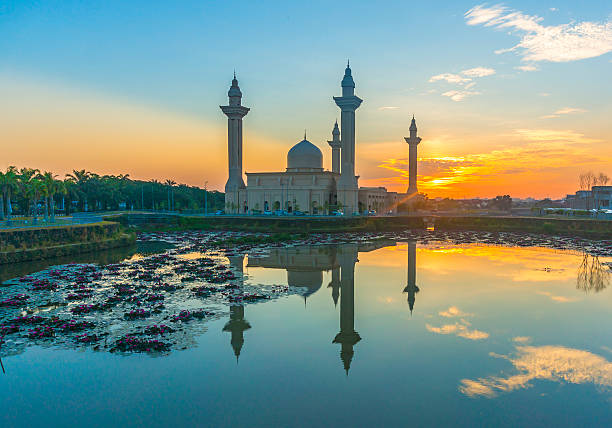 istock Mosque silhouette with sunrise background 485587303