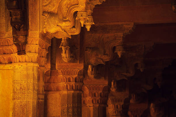 индийский architecture - jaipur amber fort column amber palace стоковые фото и изображения