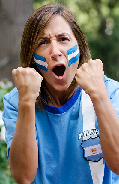 mujer de futbol - stadium brazil maracana stadium rio de janeiro zdjęcia i obrazy z banku zdjęć