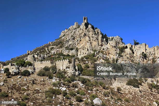 Castillo De Saint Hilarion En Las Montañas En Chipre Foto de stock y más banco de imágenes de República de Chipre
