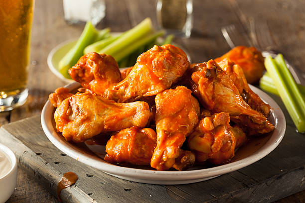 매워 홈메이트 버팔로 윙스 - chicken wing spicy chicken wings chicken appetizer 뉴스 사진 이미지