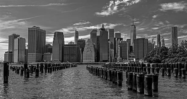 istock New York Financial District from Brooklyn Bridge Park 485602258