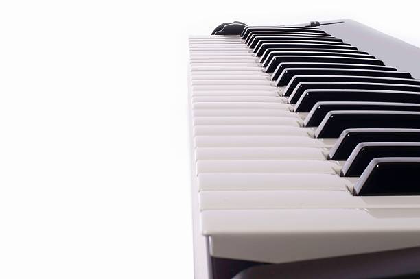 집에서 피아노를 연주하는 피아노, 암호키 의사협회 흰색 배경. - piano piano key orchestra close up 뉴스 사진 이미지
