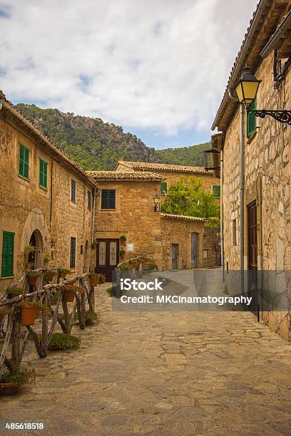 Valdemossa Ciudad Antigua De Mallorca Palma De Mallorca Foto de stock y más banco de imágenes de 2015