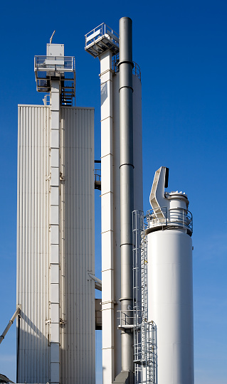 Silo and exhaust pipes