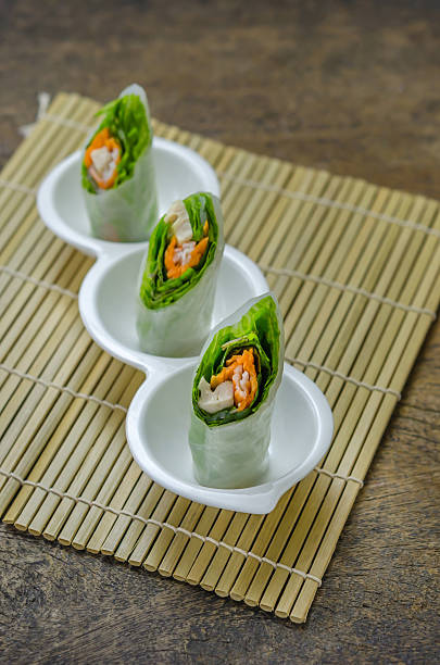 新鮮な春巻 - rolled up rice food vietnamese cuisine ストックフォトと画像