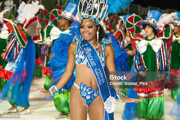 Di Carnevale Parade - Fotografie stock e altre immagini di 2014 - 2014, Adulto, America del Sud