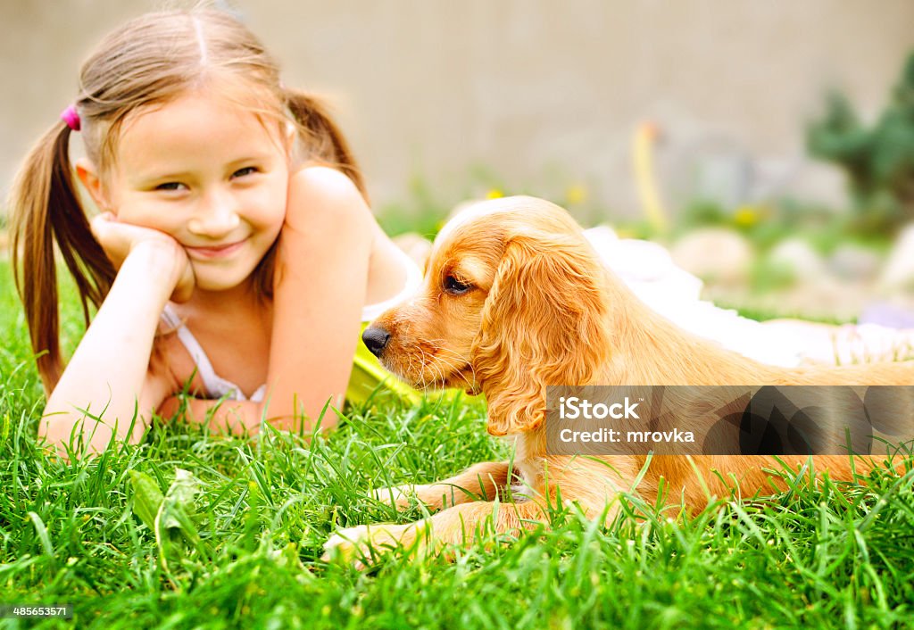 かわいい子犬とお子様 - 子供のロイヤリティフリーストックフォト