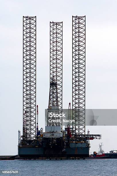 Jack Di Olio Piattaforma - Fotografie stock e altre immagini di Acqua - Acqua, Affari finanza e industria, Barca di salvataggio