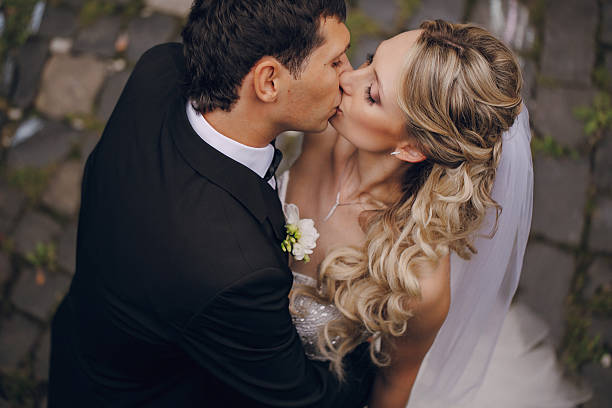 istock Wedding couple in love 485664204