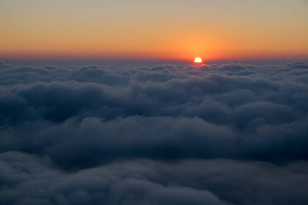 istock Sea of cloud with sunrise 485671622
