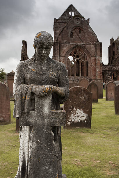 abbey кладбище сердечком - dumfries стоковые фото и изображения