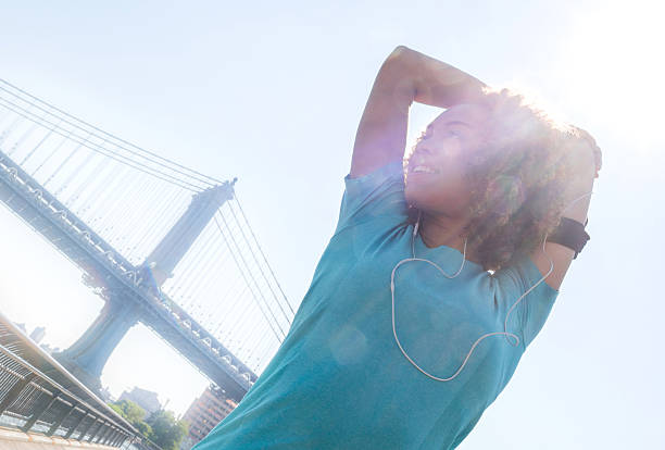 istock Runner stretching early in the morning 485693426