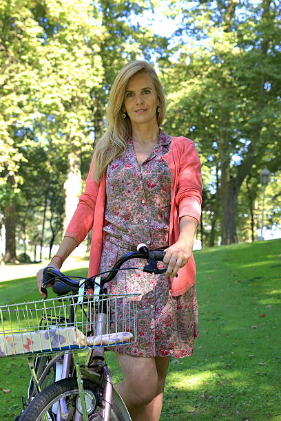 istock woman with bicycle-donostia 485707014