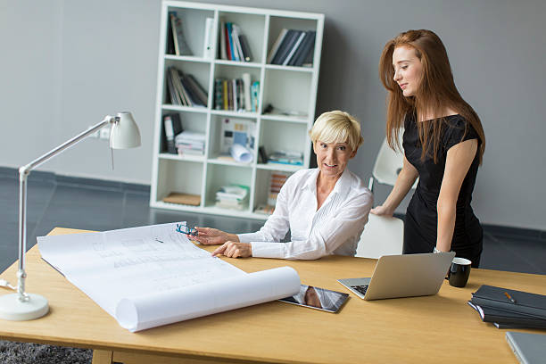 istock Women working in the office 485713422