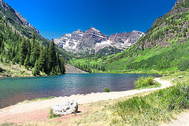 istock Maroon Bells in Summer Aspen Colorado - Stock Image 485717606