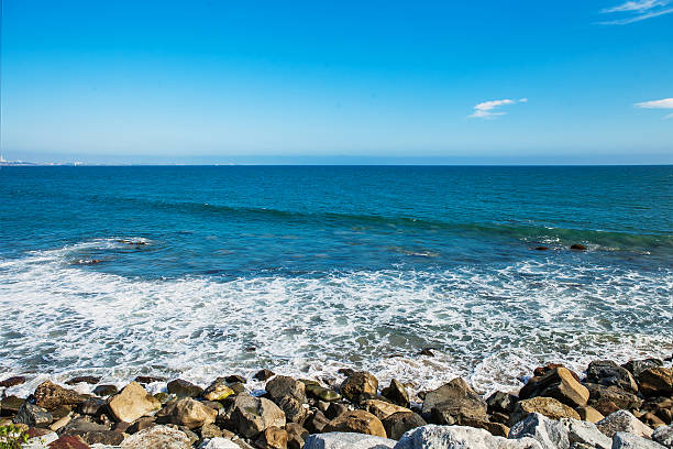 istock Stones along the rugged coast pacific ocean near Malibu, CA 485721178