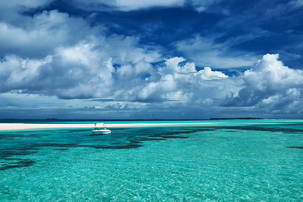 istock Beautiful beach with sandspit at Maldives 485730433