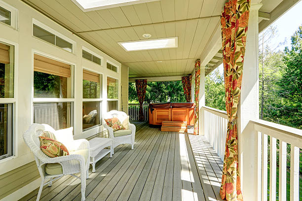istock Cozy backyad deck with hot tub 485731913