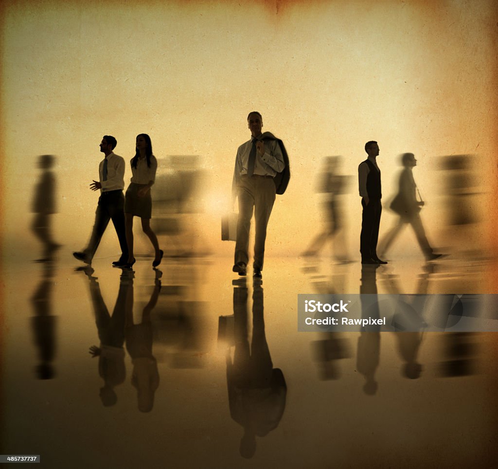 Las personas de negocios, caminando en movimiento - Foto de stock de Hacia delante libre de derechos