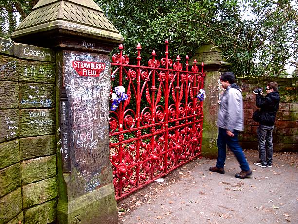 campo di fragole liverpool gates - band name immagine foto e immagini stock