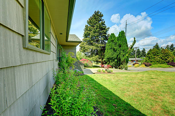 istock House exterior. Side wall close up view 485773443