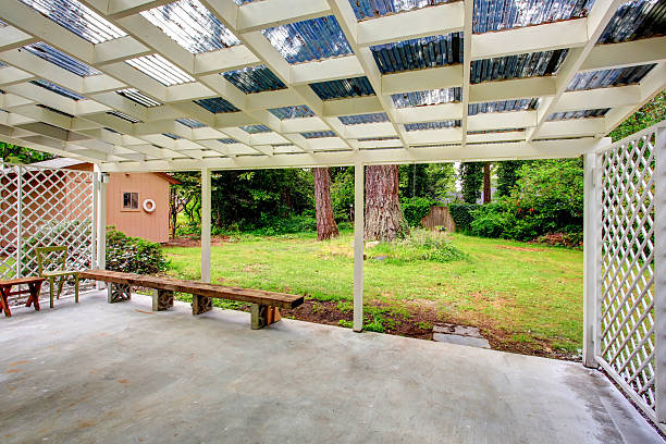 istock Countryside house. Big porch 485778989