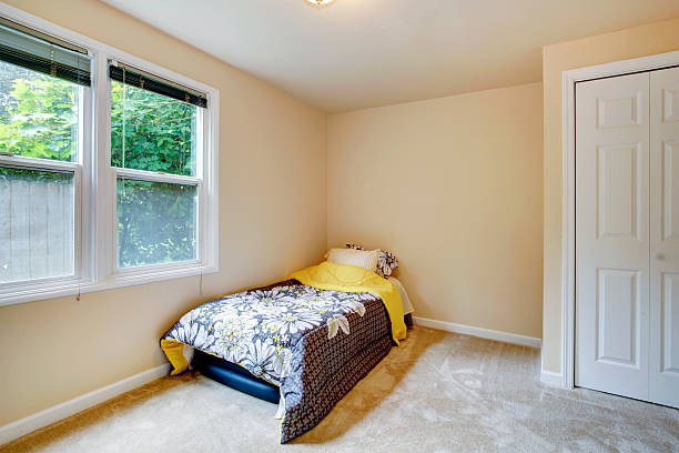 istock Empty room with mattress and floral bedding 485779031