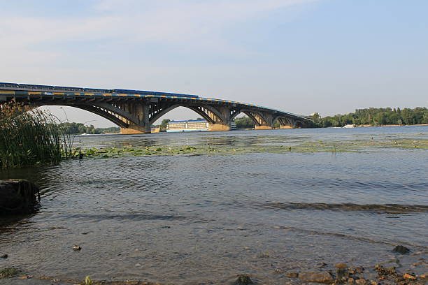 istock Bridge across river Dnieper in Kiev 485788538