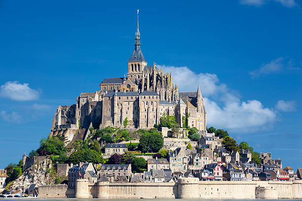 istock View of Mont-Saint-Michel 485794944
