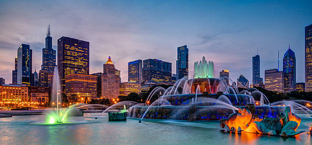 istock Buckingham Fountain and Skyline 485818356