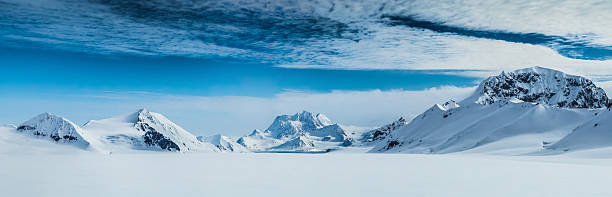 arctic primavera en south spitsbergen. - svalbard islands fotografías e imágenes de stock