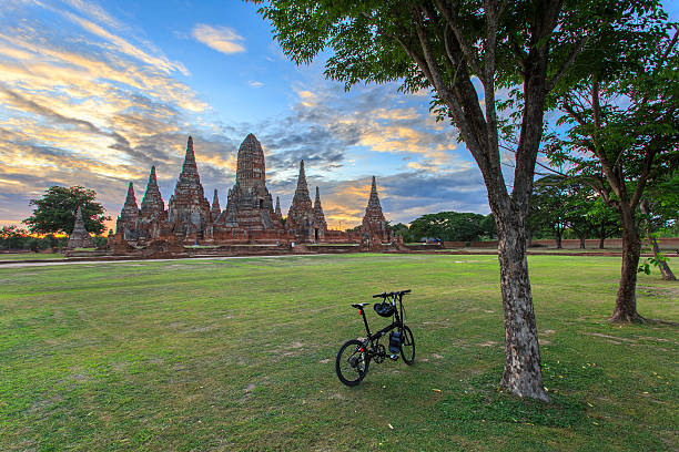 alte tempel wat chaiwatthanaram an ayutthaya-provinz - wat chaiwattanaram stock-fotos und bilder