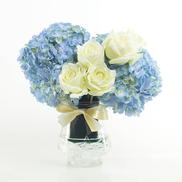 istock Flower bouquet in vase isolated. 485830104