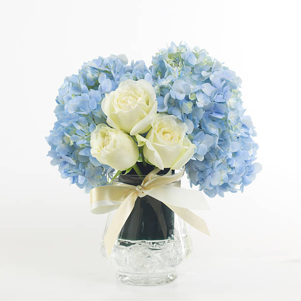 istock Flower bouquet in vase isolated. 485833284