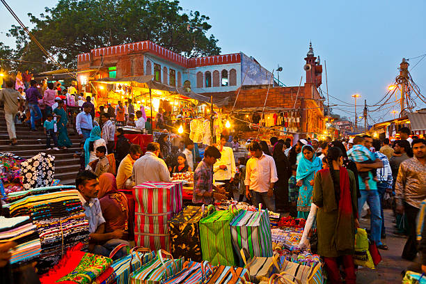 人々は、ミーナのバザール市場で delhi ,india . - bazaar ストックフォトと画像