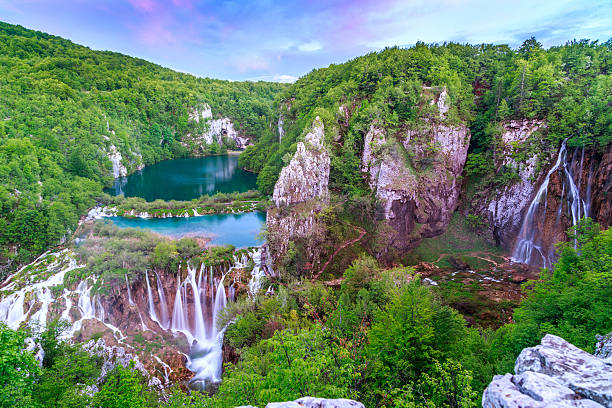 водопады в национальный парк плитвицкие - plitvice lakes national park water lake national park стоковые фото и изображения