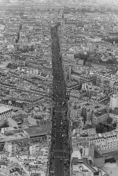 istock exploring the sights of paris within a few days 485859242
