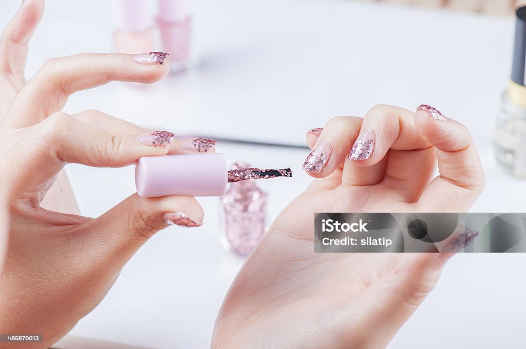 Peinture ongles - Photo de Adolescent libre de droits